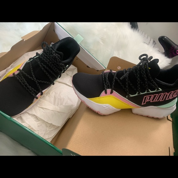 Shoes - Picture 3 of 3